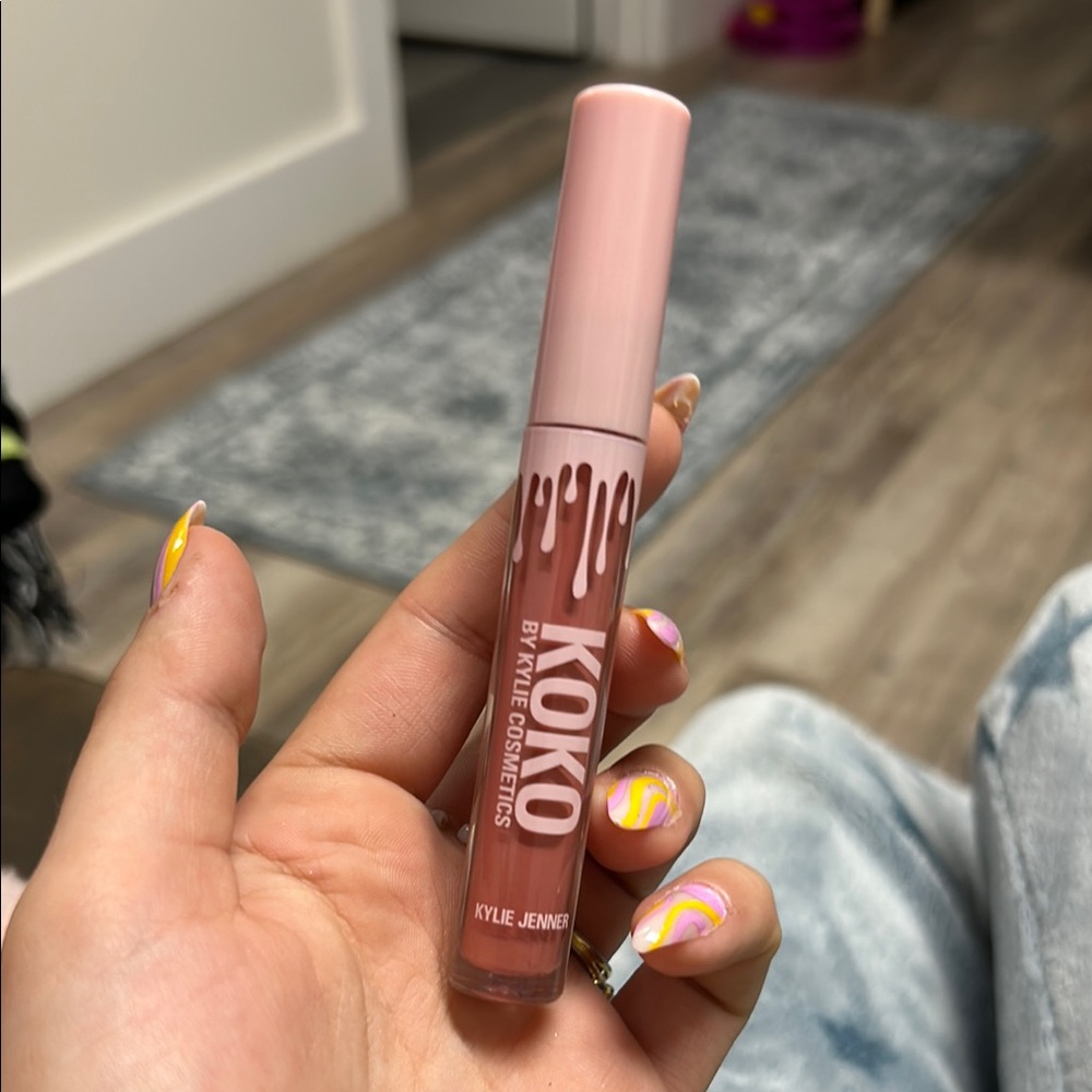Kylie Cosmetics Pink Lip Stick Matte- The Bigger The Hoops